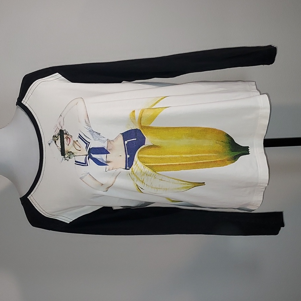 Your Eyes Lie Black White Sailor Banana Graphic L/S Baseball Style Tee Size Med